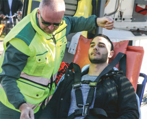 Många ville titta på ambulansen