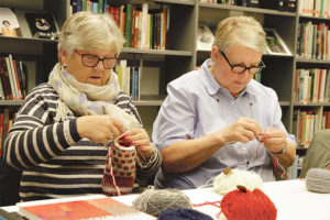 Stickning, bra för kropp och knopp
