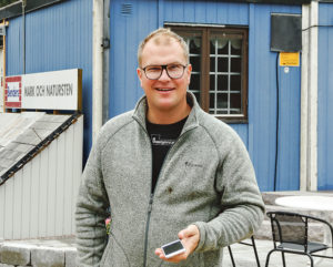 Cementfabrik gömd i skogen