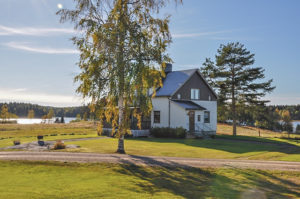 Med strandlinje i Bysjön