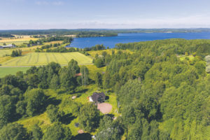 Kunglig altan med sjöutsikt