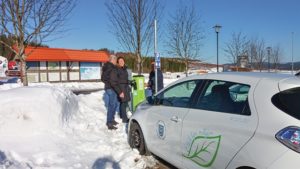 Nu installeras nya laddstolpar