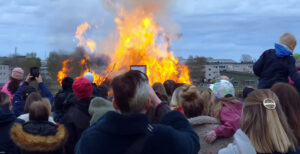Tusentals firade in våren